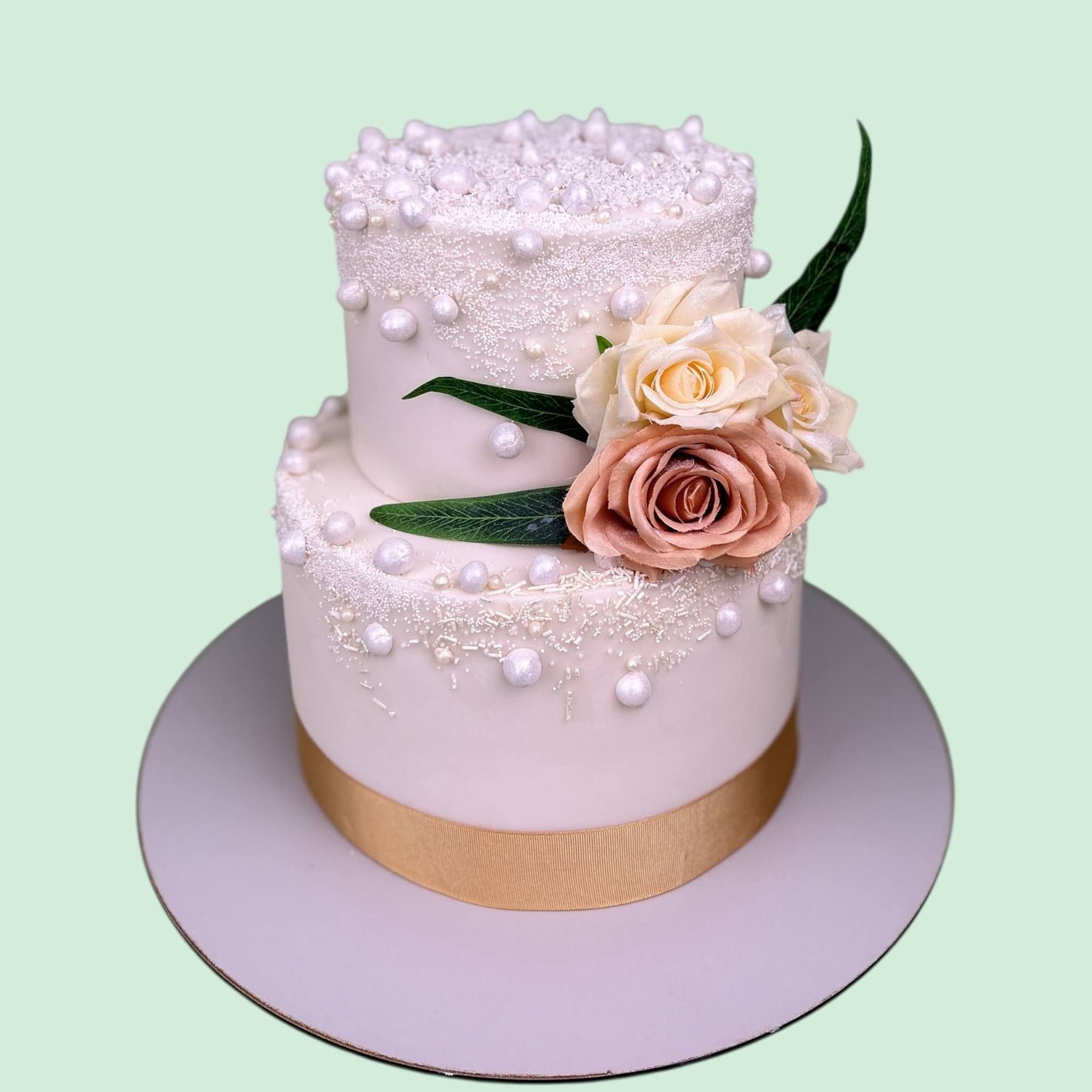 Flowers And Pearls Cake / G3